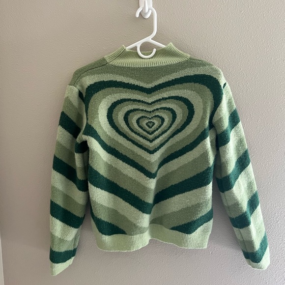 Heart knit Sweater - Picture 2 of 3